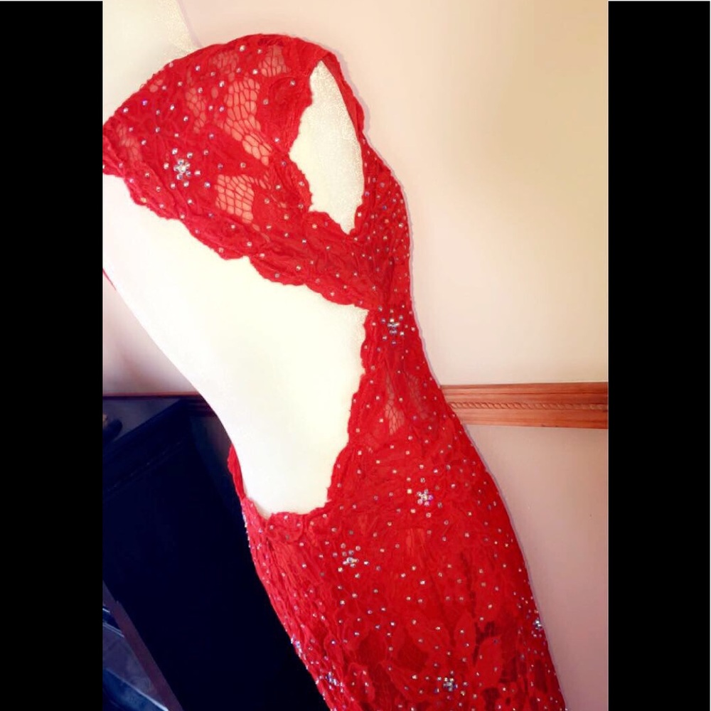 LADY IN RED